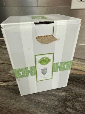 Scentsy WHOOT Wall plugin warmer